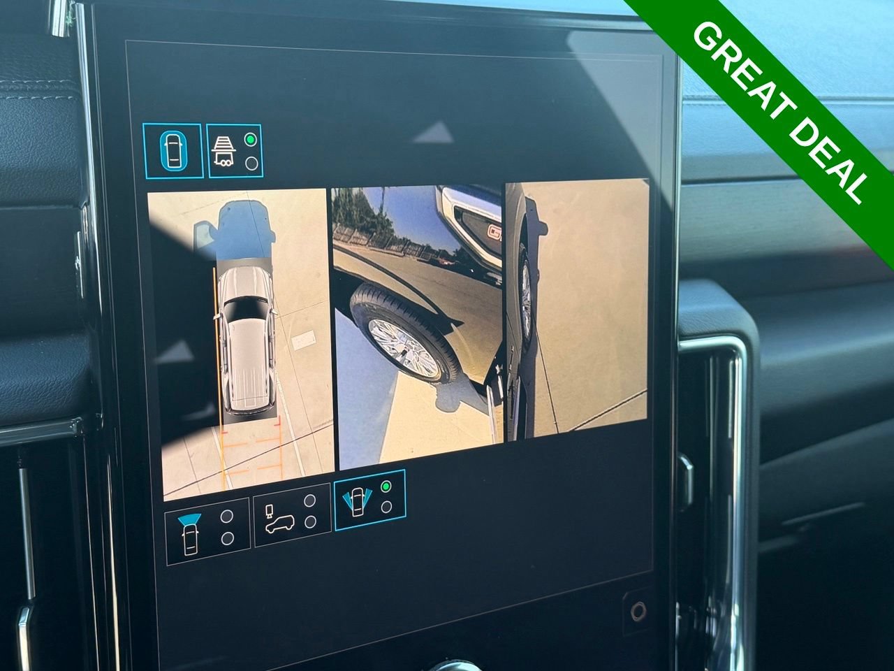 Used 2025 GMC Yukon Denali AWD/4WD image 26