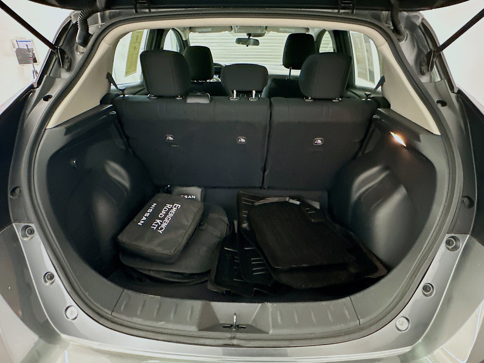 Used 2024 Nissan Leaf S image 29