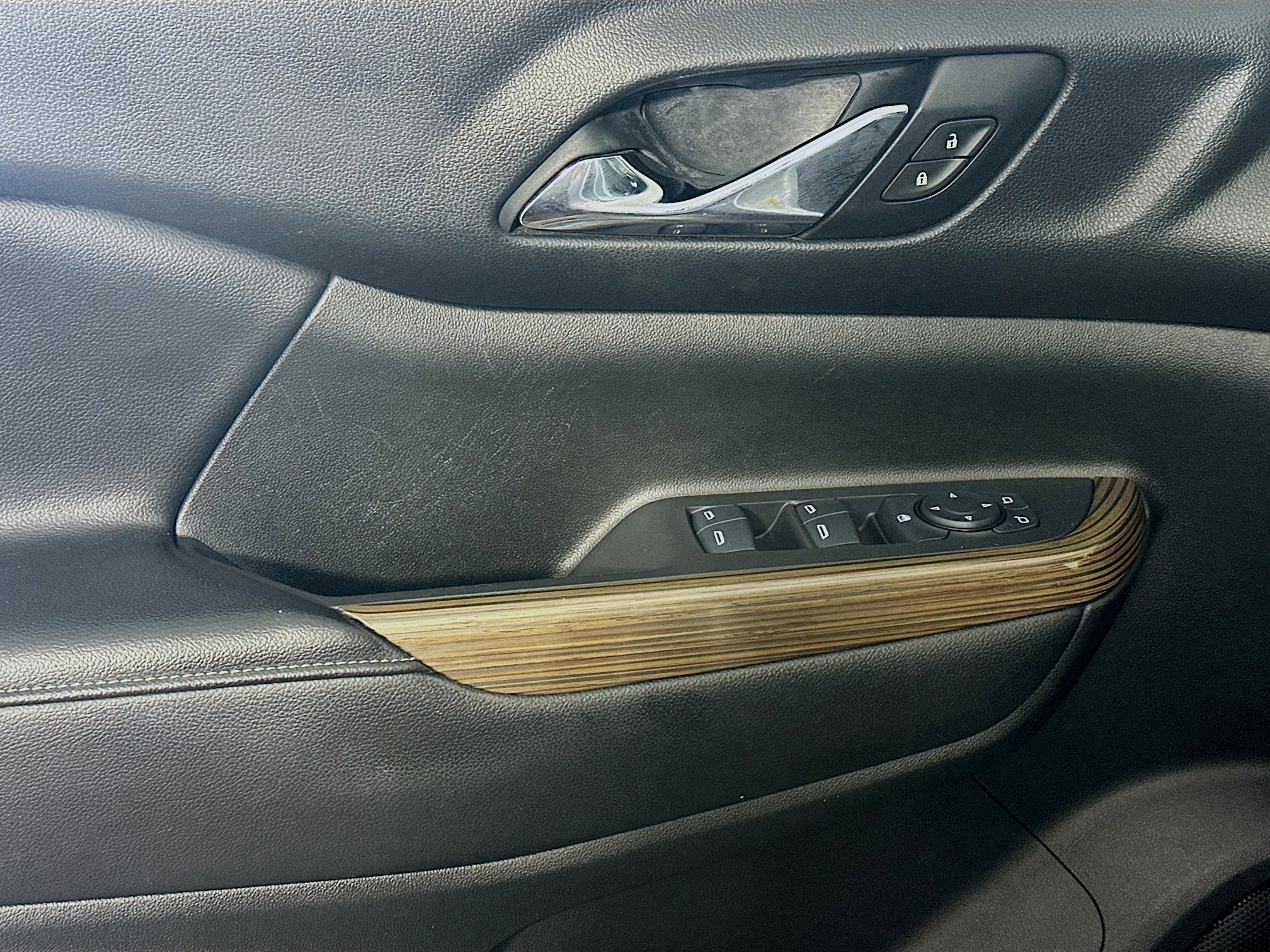 Used 2017 GMC Acadia SLE image 15