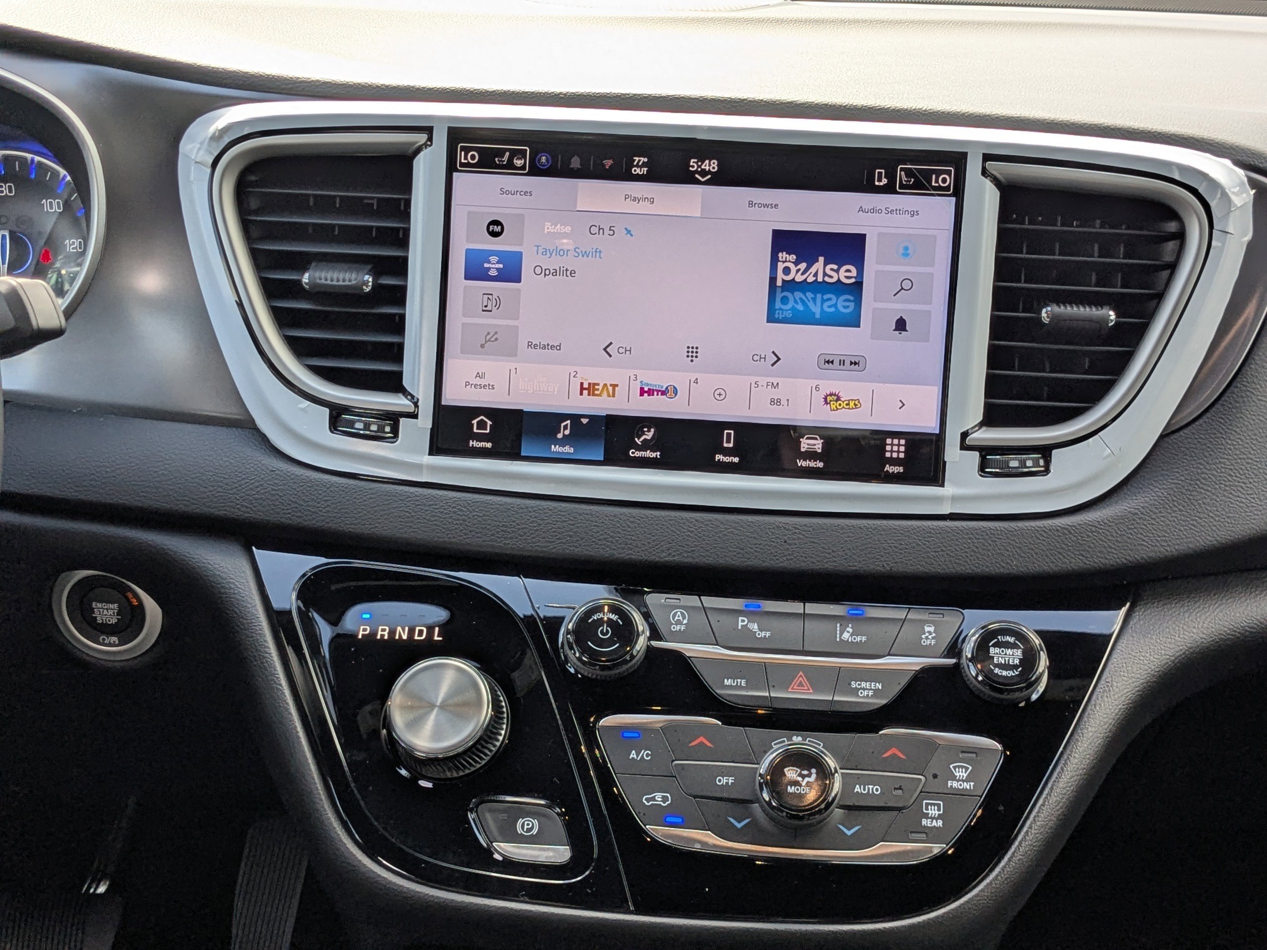 New 2026 Chrysler Voyager LX image 17