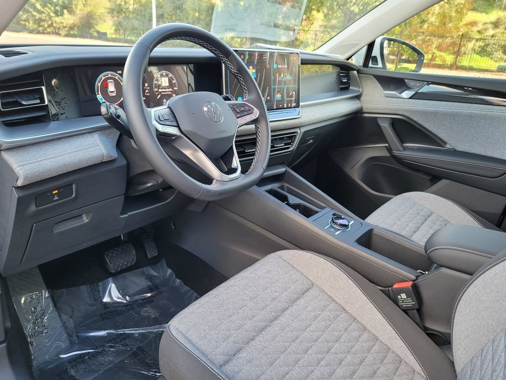 New 2026 Volkswagen Tiguan S FWD image 10