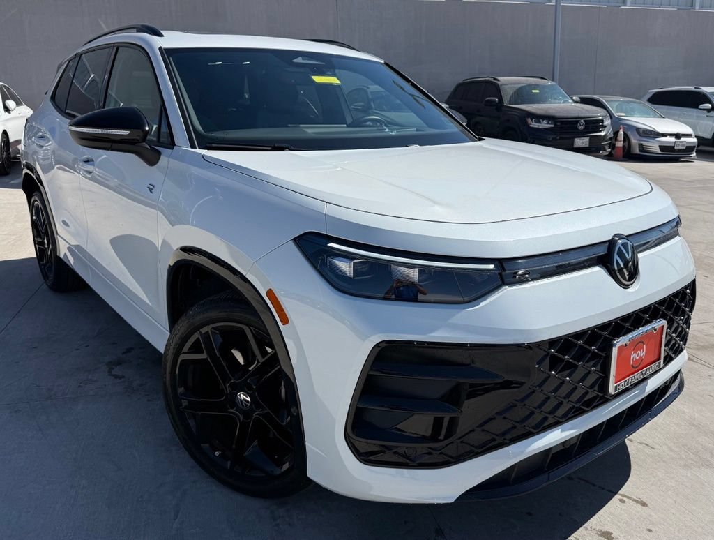 Certified 2025 Volkswagen Tiguan SE R-Line