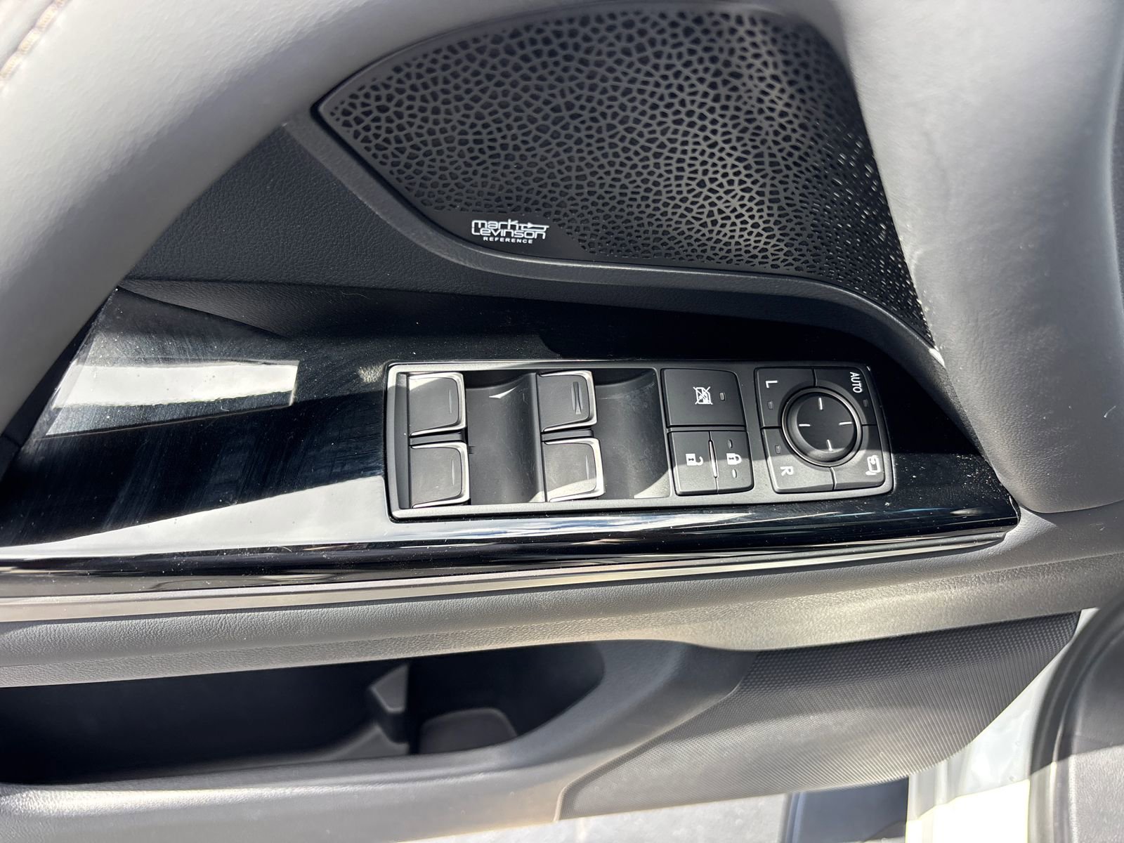 Used 2024 Lexus LX 600 4WD w/ Appearance Package image 13
