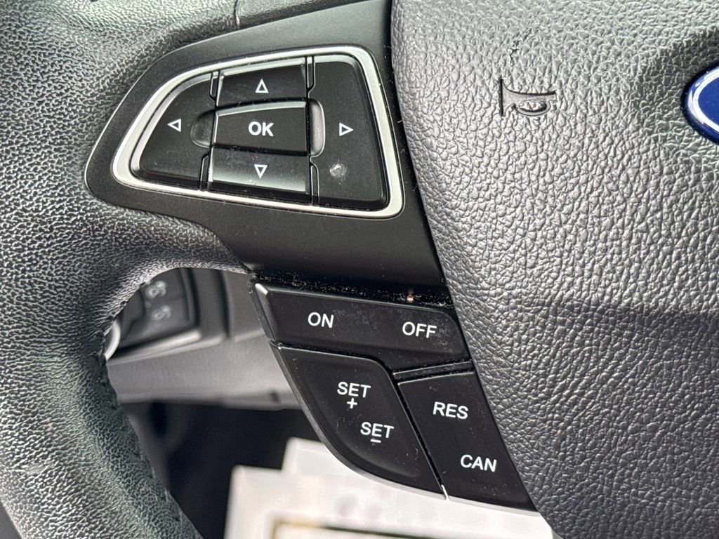 Used 2018 Ford Focus Titanium FWD image 47