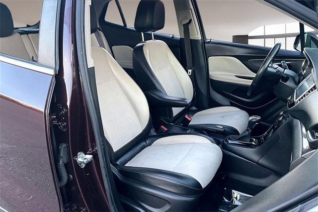 Used 2018 Buick Encore Preferred image 26