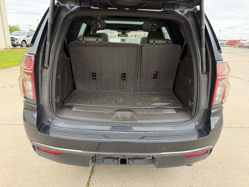 Used 2022 Chevrolet Tahoe Z71 w/ Luxury Package AWD/4WD image 5