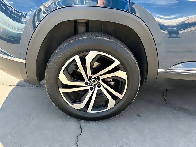 Used 2020 Volkswagen Atlas Cross Sport SEL Premium AWD/4WD image 13
