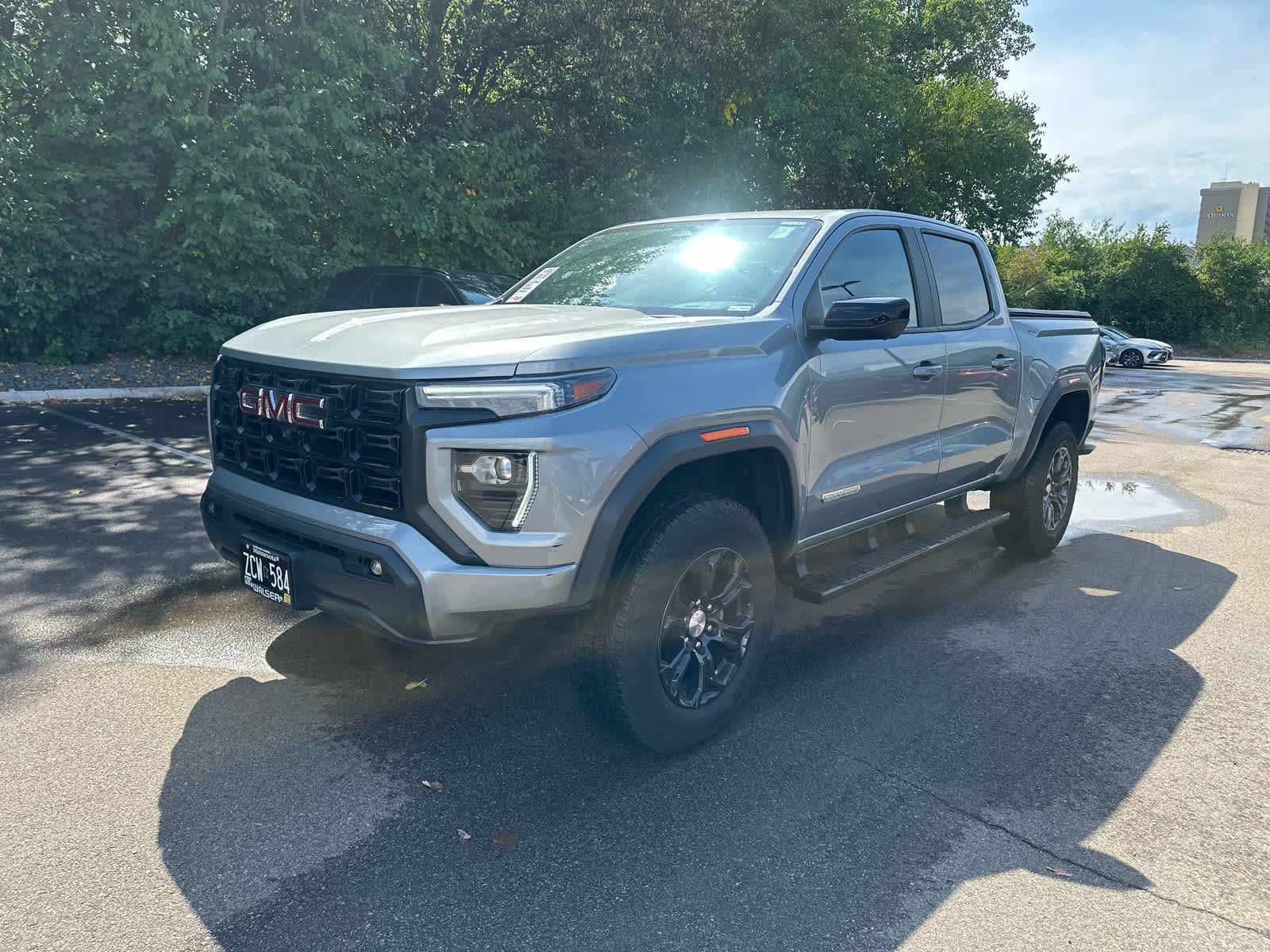 Used 2024 GMC Canyon Elevation w/ Elevation Premium Package AWD/4WD image 4