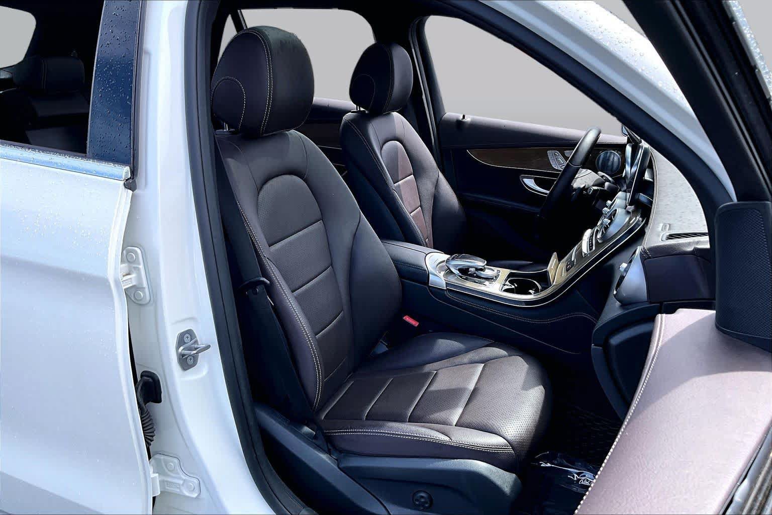 Used 2017 Mercedes-Benz GLC 300 4MATIC image 9