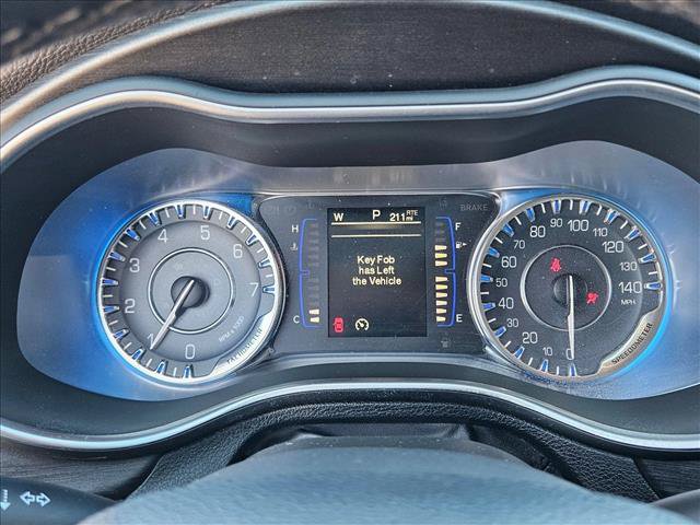 Used 2015 Chrysler 200 Limited w/ Convenience Group FWD image 11