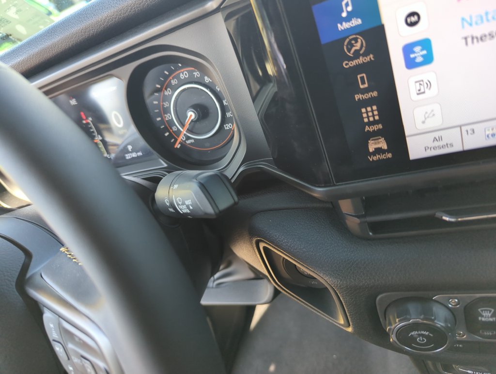 Used 2024 Jeep Wrangler Unlimited Sport AWD/4WD image 23