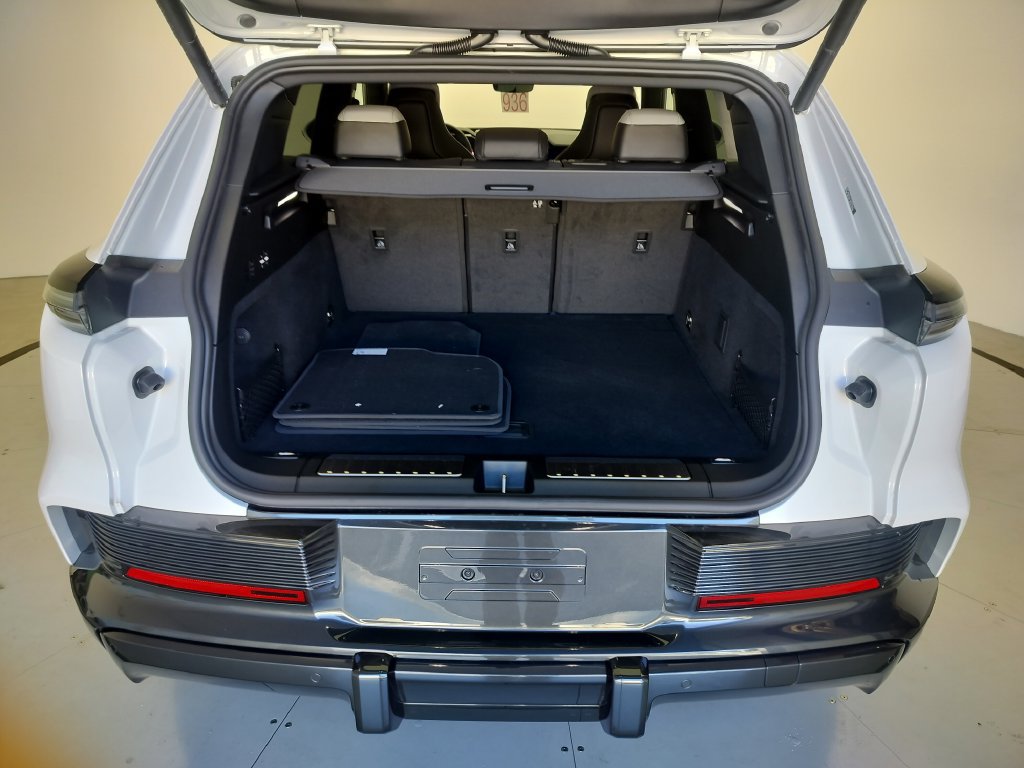 New 2026 Porsche Cayenne Electric AWD/4WD image 25