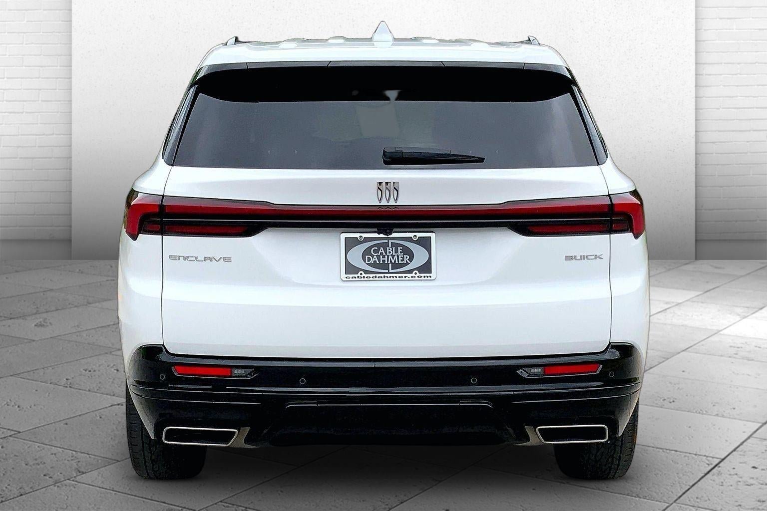 Used 2025 Buick Enclave Sport Touring FWD image 3