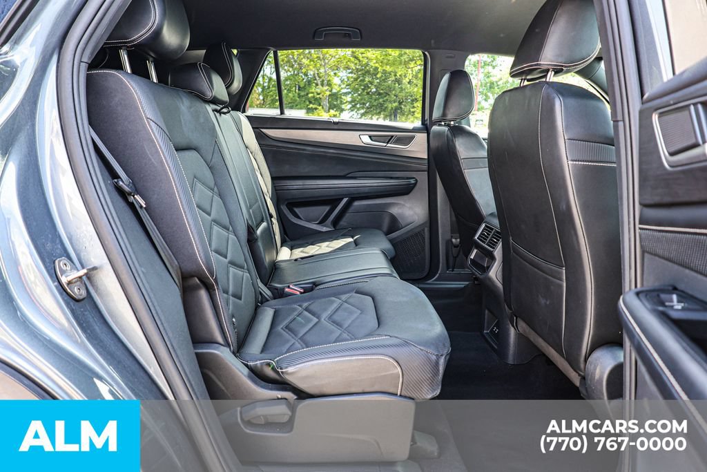 Used 2024 Volkswagen Atlas Cross Sport SE FWD image 22