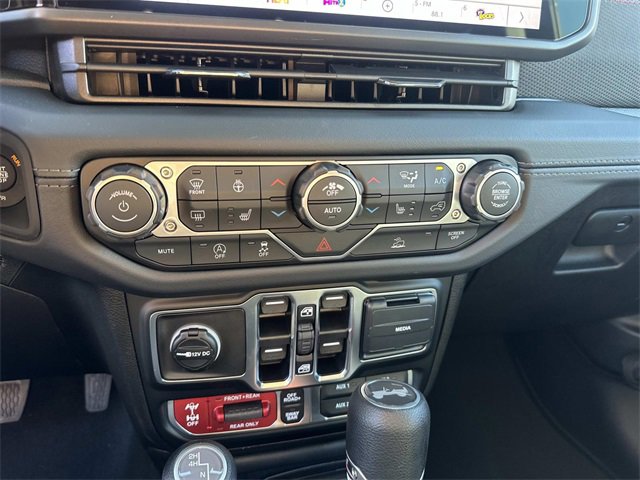 New 2026 Jeep Wrangler Unlimited Rubicon w/ Steel Bumper Group image 13