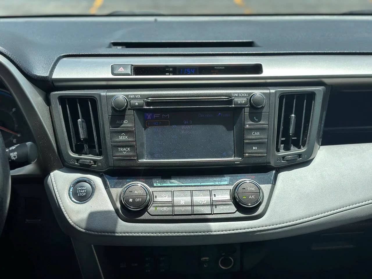 Used 2013 Toyota RAV4 Limited FWD image 14