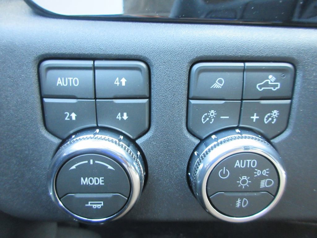New 2026 GMC Sierra 2500 SLT w/ SLT Convenience Package AWD/4WD image 18