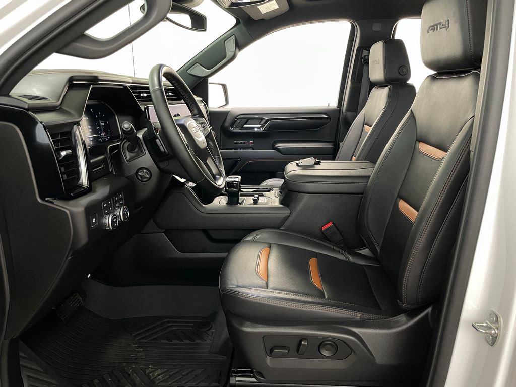 Used 2024 GMC Sierra 1500 AT4 w/ AT4 Premium Package AWD/4WD image 8