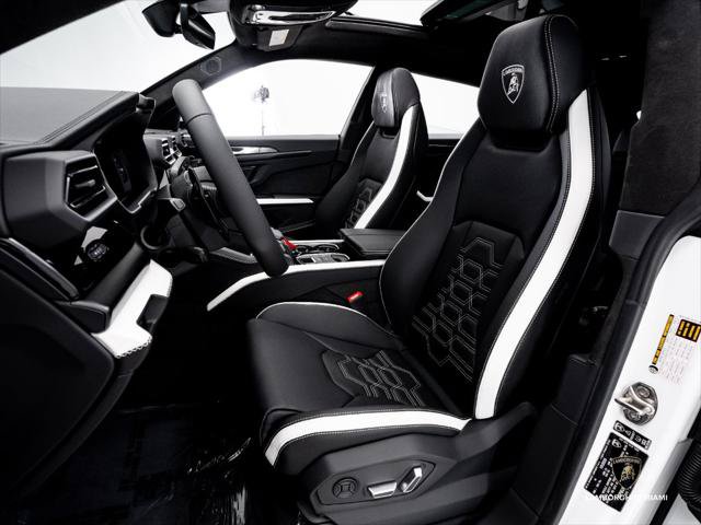 Used 2026 Lamborghini Urus SE AWD/4WD image 32
