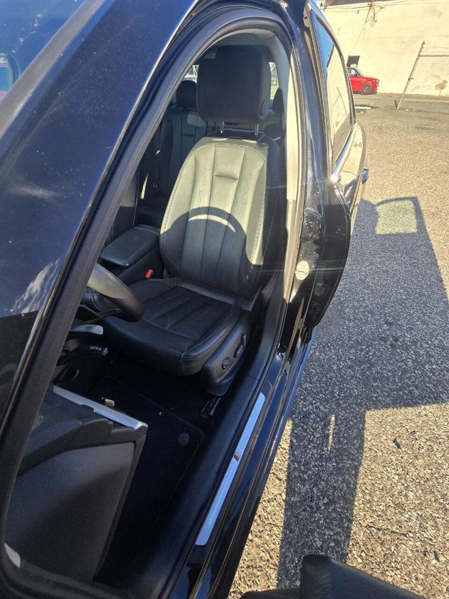 Used 2017 Audi A4 2.0T Premium Plus image 6