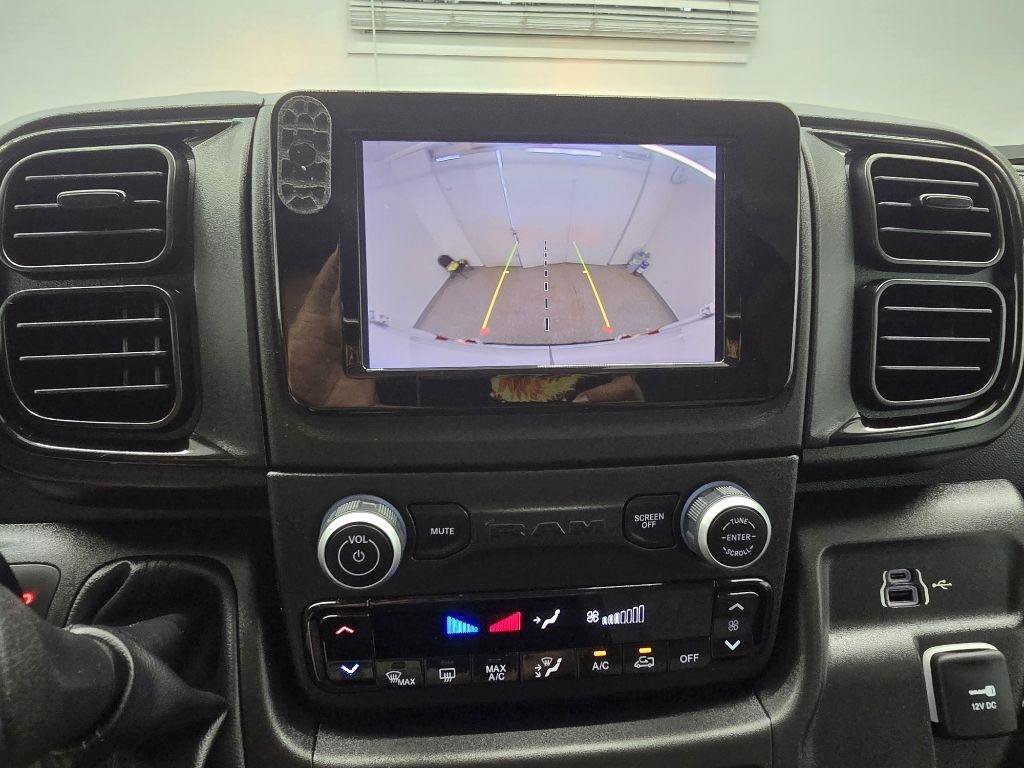Used 2025 RAM ProMaster 2500 w/ Convenience Group FWD image 19