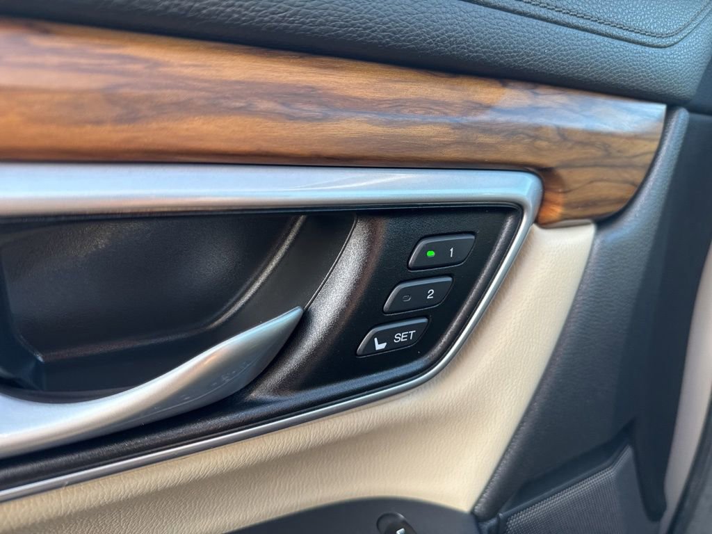 Certified 2017 Honda CR-V Touring image 29