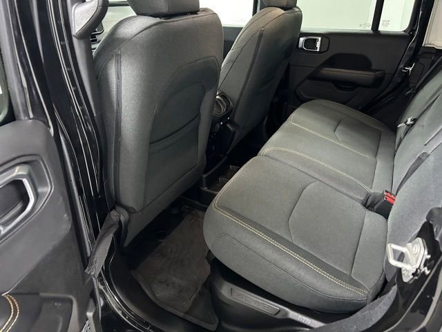 Used 2024 Jeep Wrangler Unlimited Sahara w/ Technology Group image 15