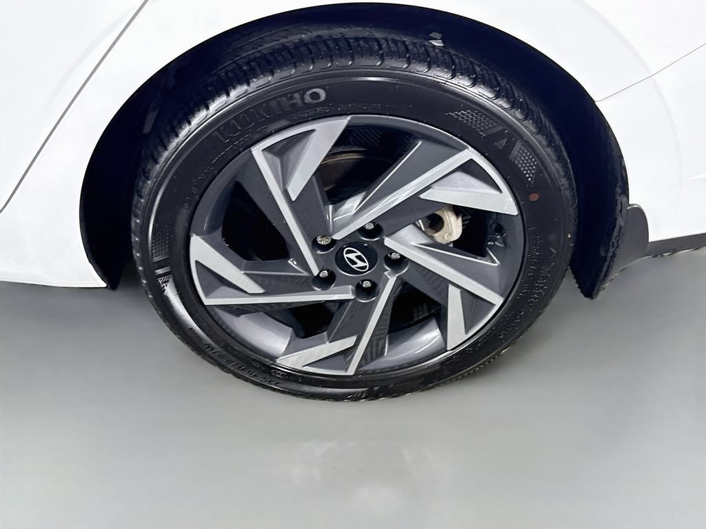 Certified 2025 Hyundai Elantra Sport FWD image 34