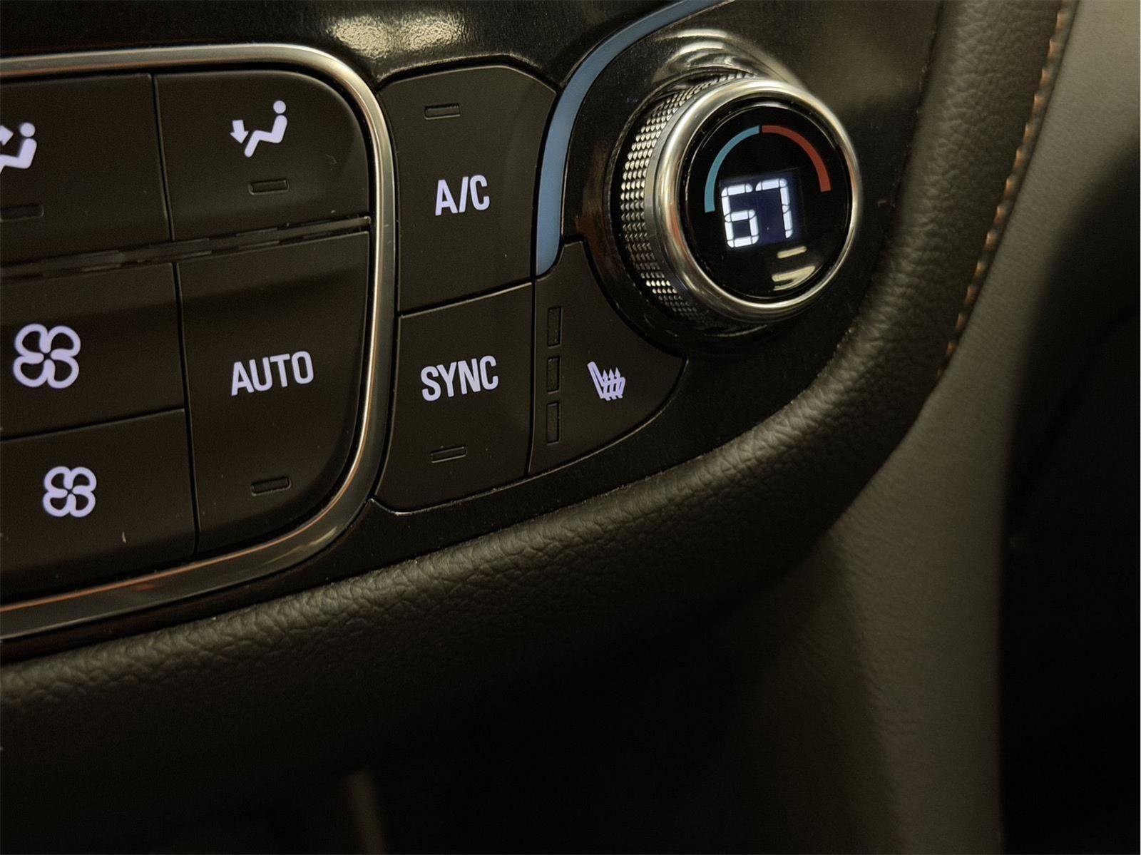 Certified 2024 Chevrolet Equinox Premier image 35