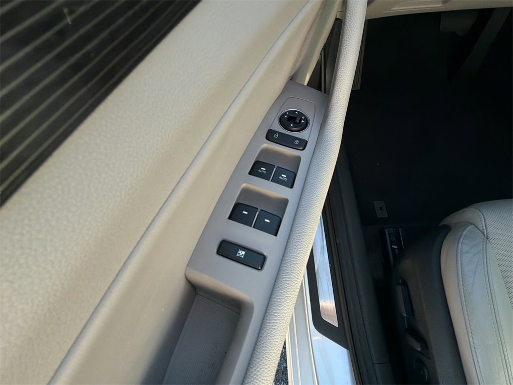 Used 2018 Hyundai Sonata Limited w/ Limited Ultimate Package 03 image 6