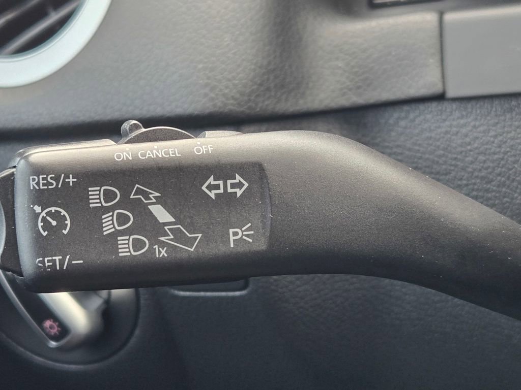 Used 2016 Volkswagen Tiguan S image 22