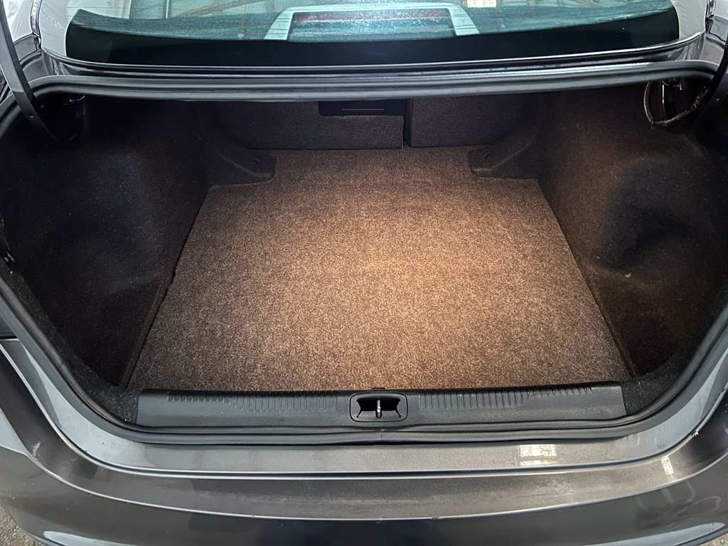 Used 2016 Chrysler 200 S FWD image 10