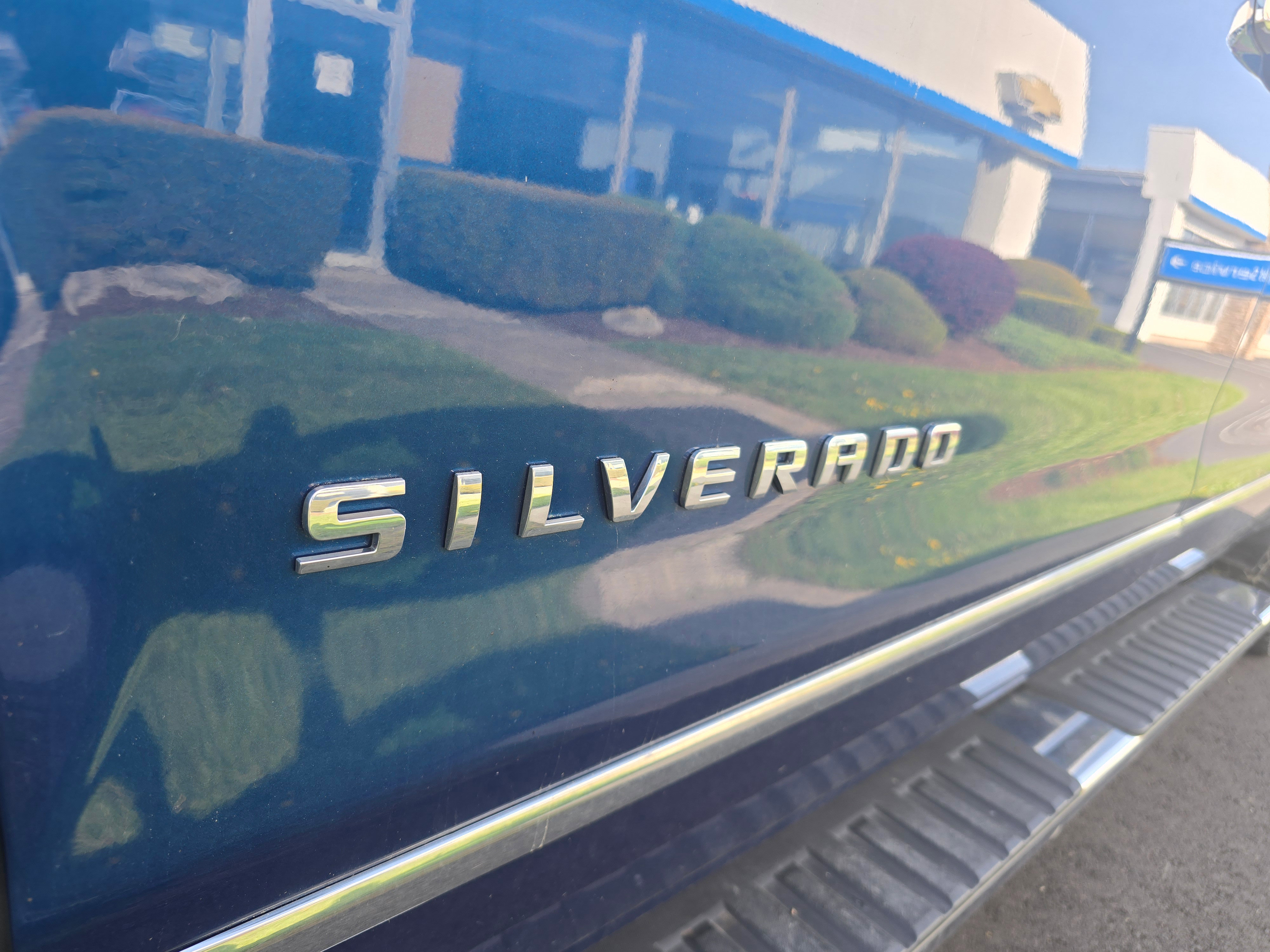 Used 2015 Chevrolet Silverado 1500 LTZ Z71 w/ LTZ Plus Package AWD/4WD image 10