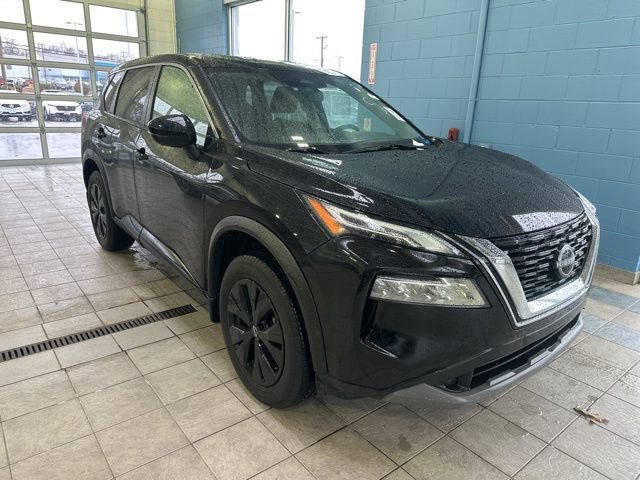 Used 2023 Nissan Rogue SV image 1