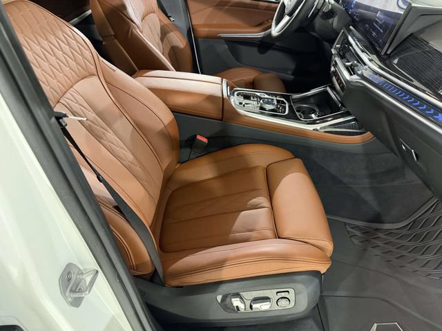 Used 2024 BMW X7 xDrive40i w/ Executive Package AWD/4WD image 23