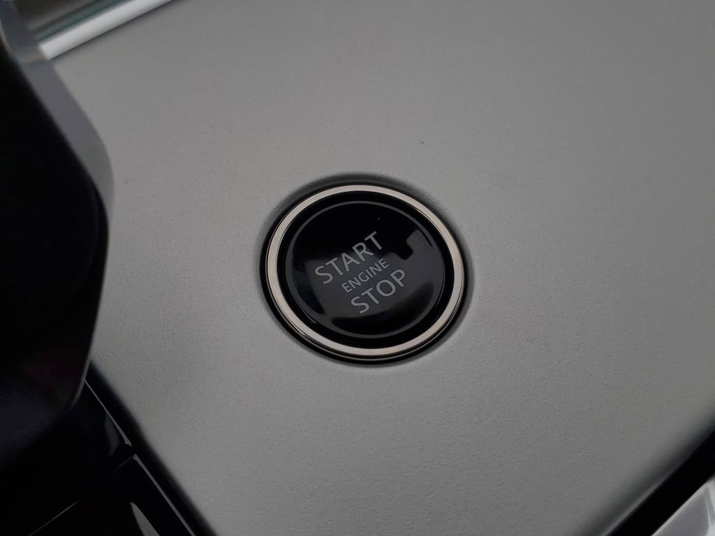 New 2026 Land Rover Range Rover Long Wheelbase SE AWD/4WD image 18