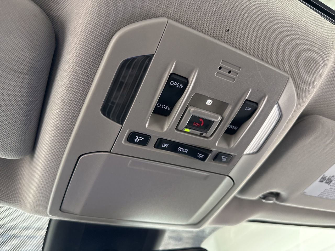 Used 2023 Toyota Highlander XLE image 32