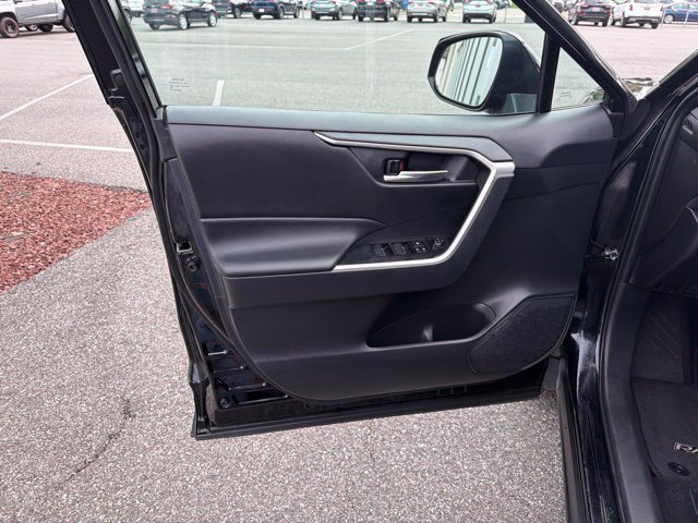 Used 2025 Toyota RAV4 XLE w/ Weather Package AWD/4WD image 11