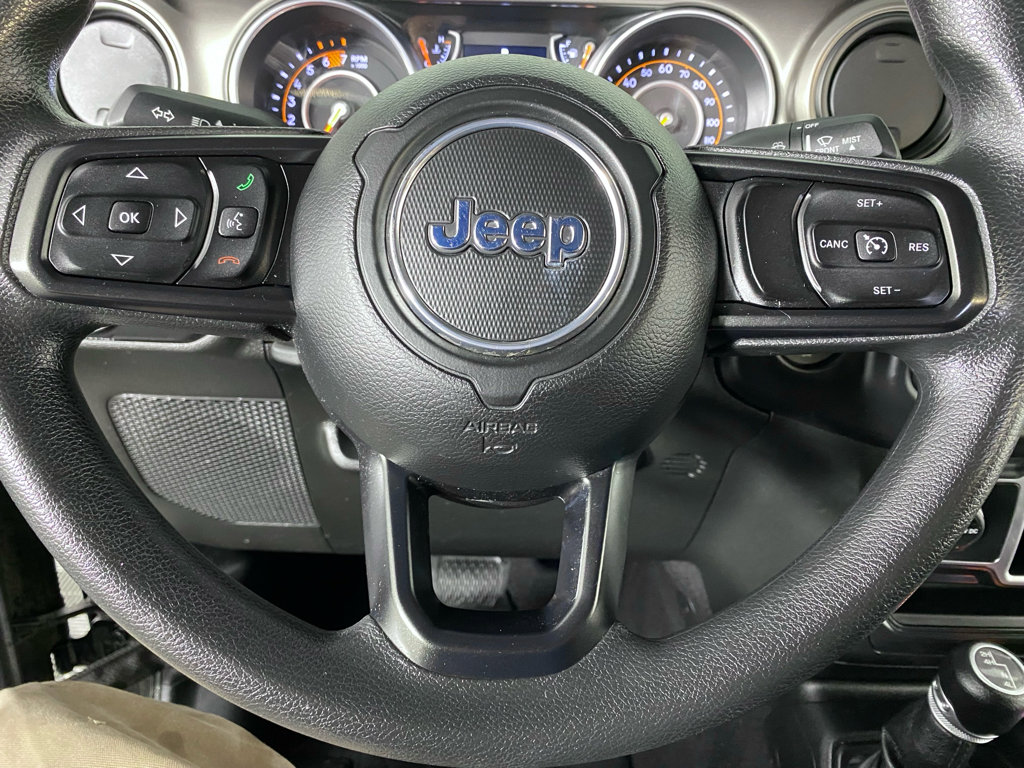 Used 2018 Jeep Wrangler Sport AWD/4WD image 3