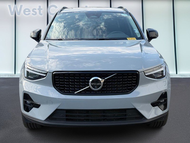 Used 2026 Volvo XC40 B5 Plus AWD/4WD image 9