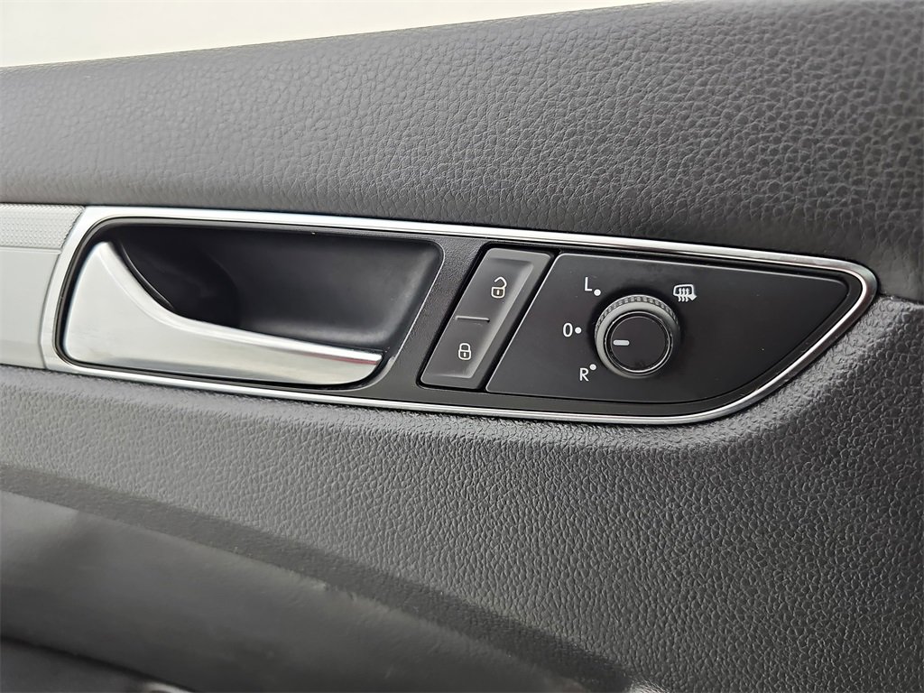 Used 2019 Volkswagen Passat 2.0T Wolfsburg w/ Wheels & Sunroof Package image 30