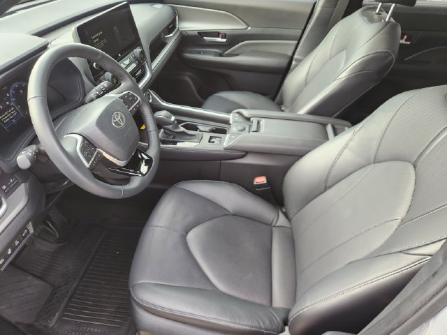 Certified 2026 Toyota Grand Highlander AWD Hybrid image 11