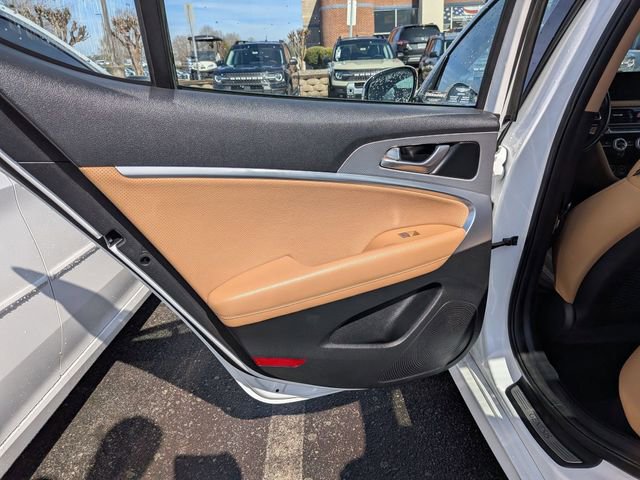 Used 2022 Genesis G70 3.3T image 24