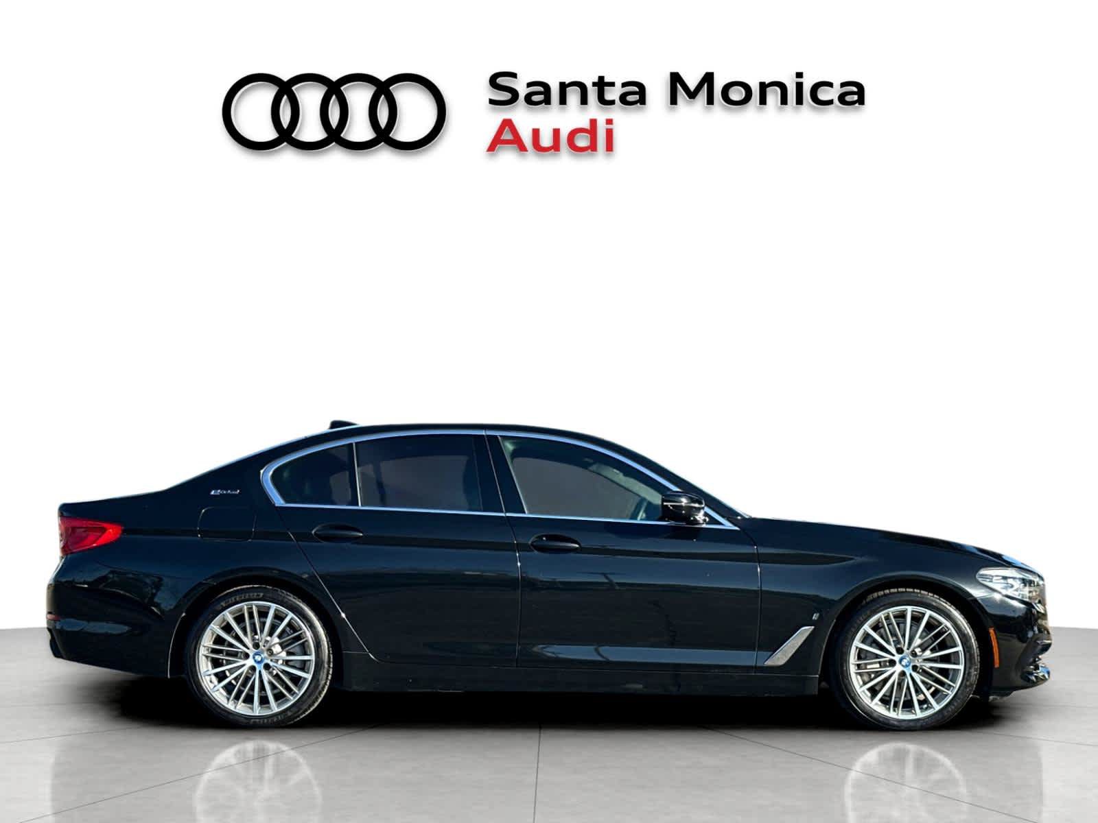 Used 2019 BMW 530e w/ Convenience Package RWD image 8