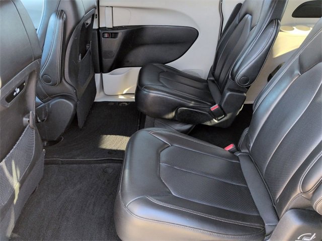 Certified 2023 Chrysler Pacifica Touring-L image 25