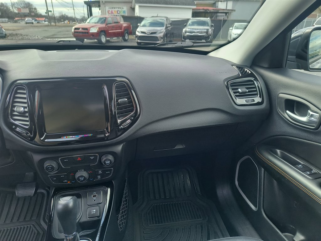 Used 2018 Jeep Compass Limited AWD/4WD image 19
