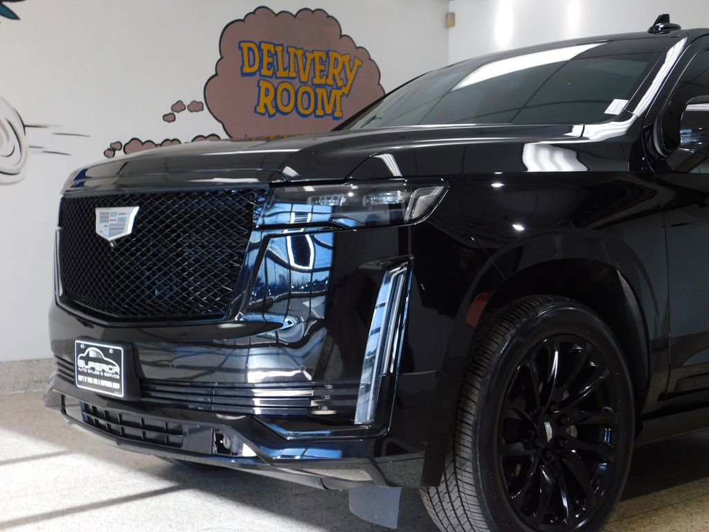 Used 2022 Cadillac Escalade Sport Platinum w/ LPO, ONYX Package AWD/4WD image 12