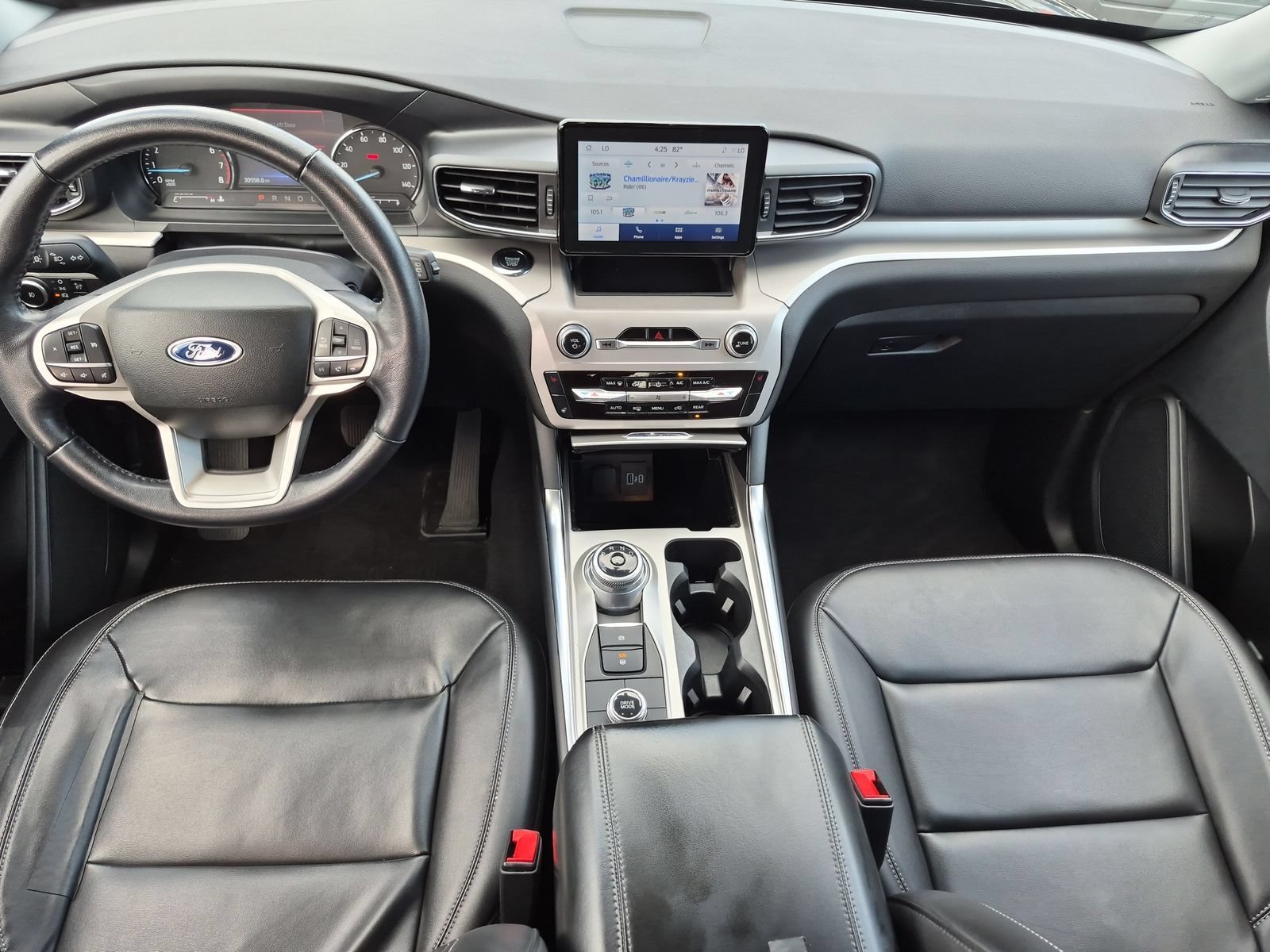 Used 2023 Ford Explorer XLT w/ Equipment Group 202A AWD/4WD image 16