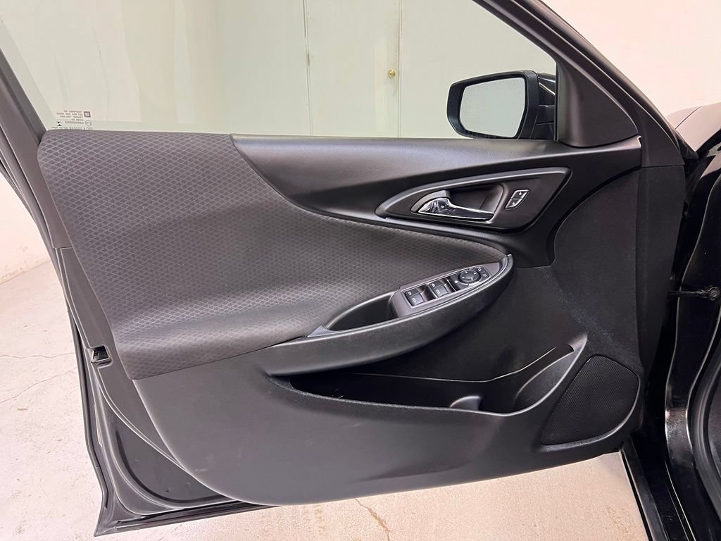 Used 2020 Chevrolet Malibu LT FWD image 14