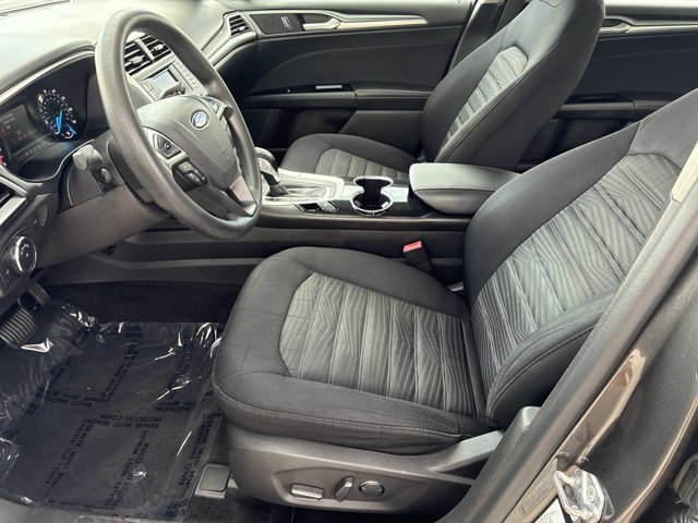 Used 2016 Ford Fusion SE FWD image 10